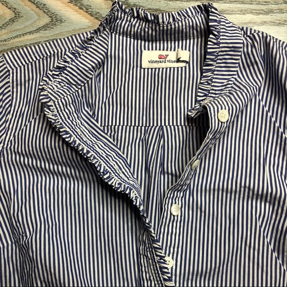 💚Vineyard Vines top - Picture 3 of 5